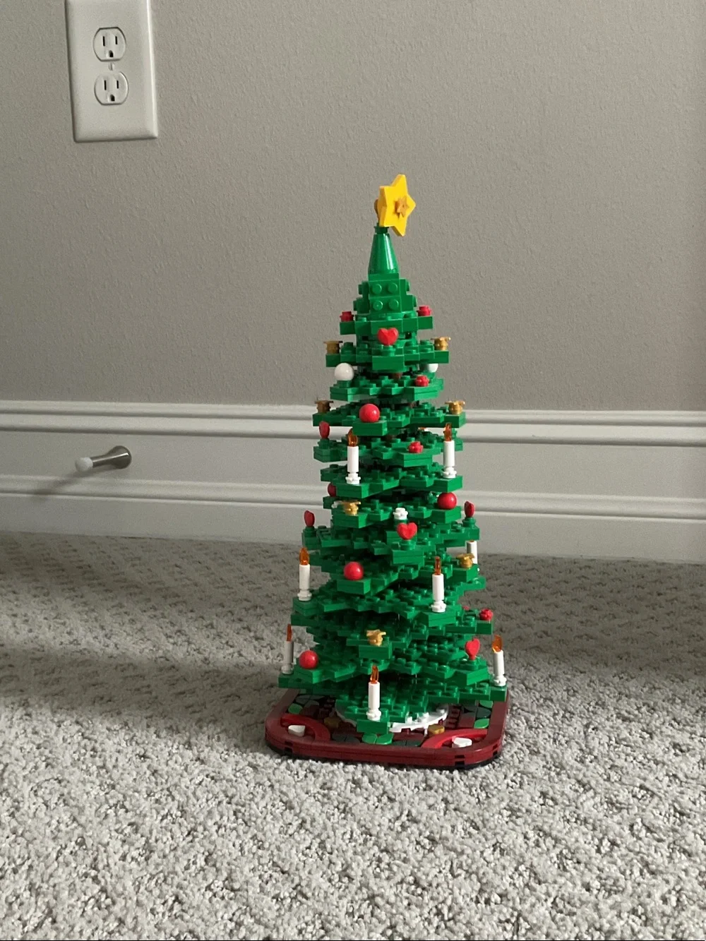 Lego Green Christmas Tree with Yellow Star and Red Ornaments